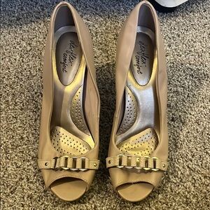 Dexflex Comfort Women's Beige Peep Toe Heels